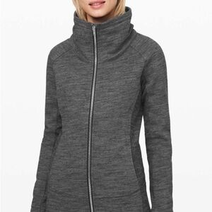 Lululemon Radiant Jacket II Full Zip-Size 6-Gold Details‎